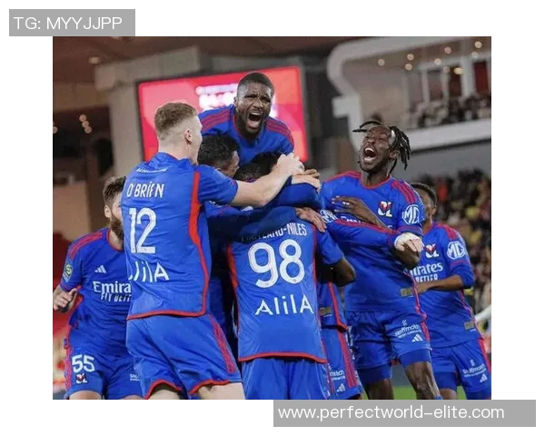 中超惊现冷门巴黎圣日耳曼与里昂激战成平局引发全场热议