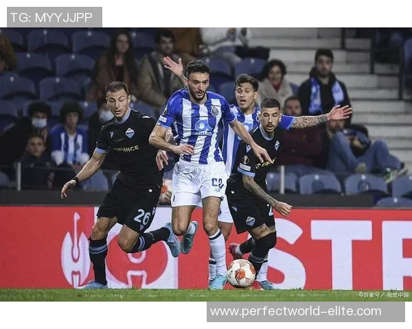 波尔图小胜曼联友谊赛精彩瞬间引发全场热烈反响分析