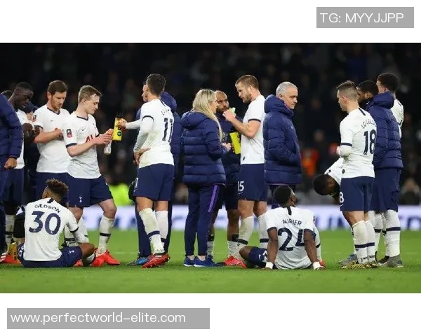 巴黎圣日耳曼友谊赛大胜热刺点球大战精彩瞬间引发全场热烈反响