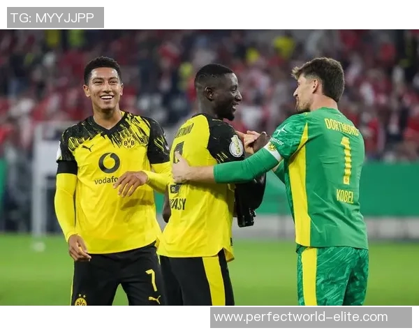 德甲激战：曼城狂胜多特蒙德红牌事件引发全场热议与战术分析