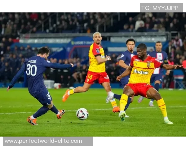 中超赛场尤文图斯狂胜巴黎圣日耳曼帽子戏法点燃全场激情