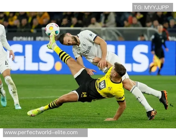 德甲激战巴萨与多特蒙德战成平局绝杀瞬间点燃全场激情