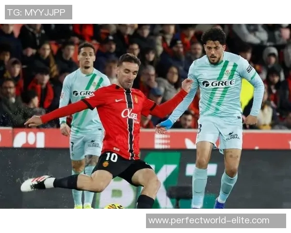 西甲历史冷门：里昂逆转马竞红牌风波引发全场热议